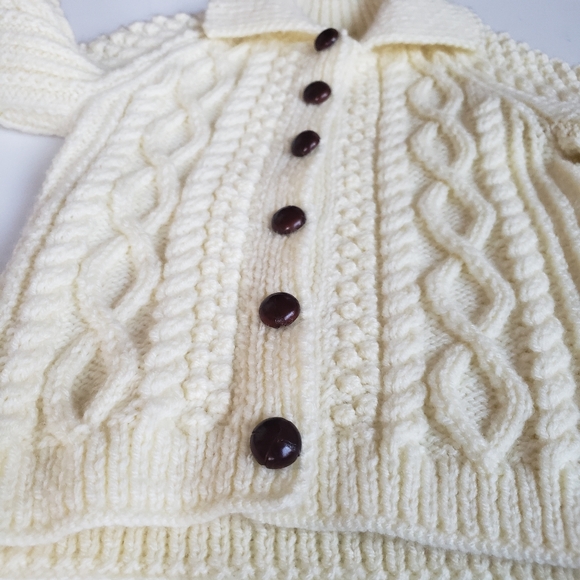 Vintage 1970s Childs Girls Boys Cream Knit Cardigan Sweater Wood Button #18 - Picture 9 of 10